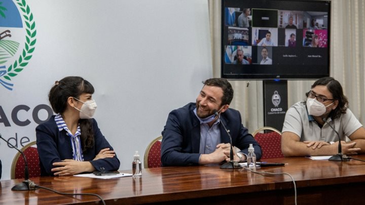 La vicegobernadora de Chaco, Analía Rach Quiroga, encabezó firma de convenio entre PAMI y municipios