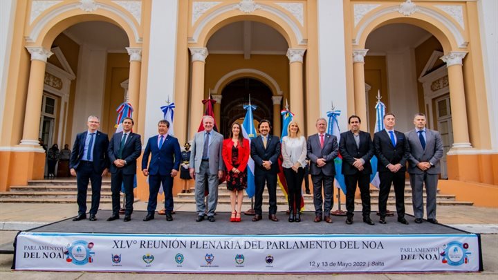 Florencia López asumió la presidencia del Parlamento del Noroeste Argentino