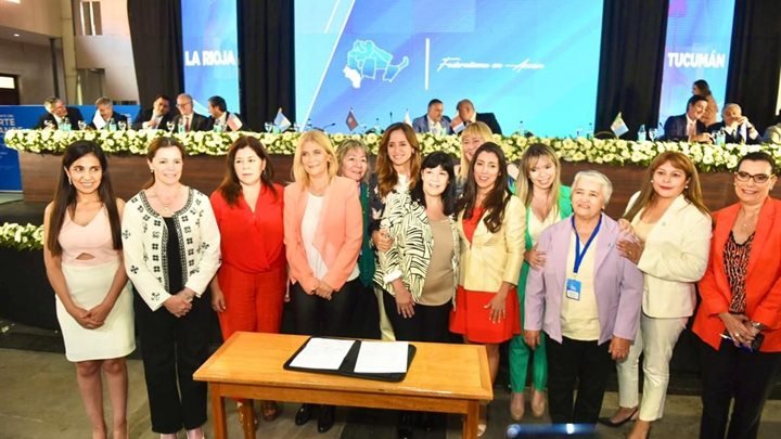 Verónica Magario: “Trabajemos para que desaparezcan las asimetrías”