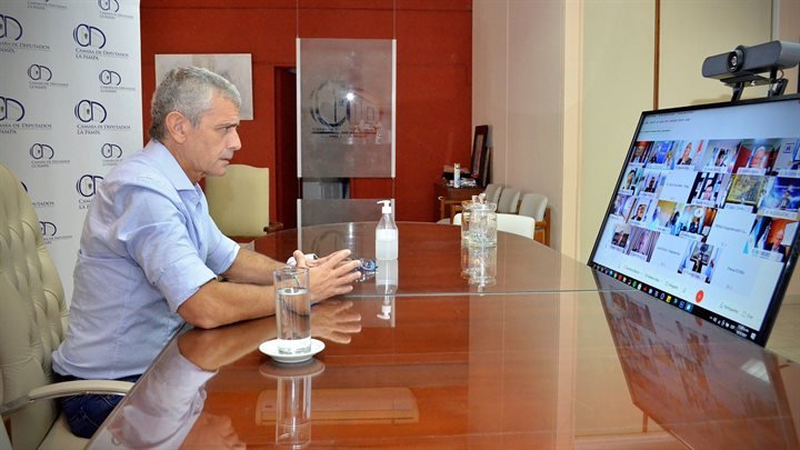 Fernández presidirá una comisión del FOVIRA